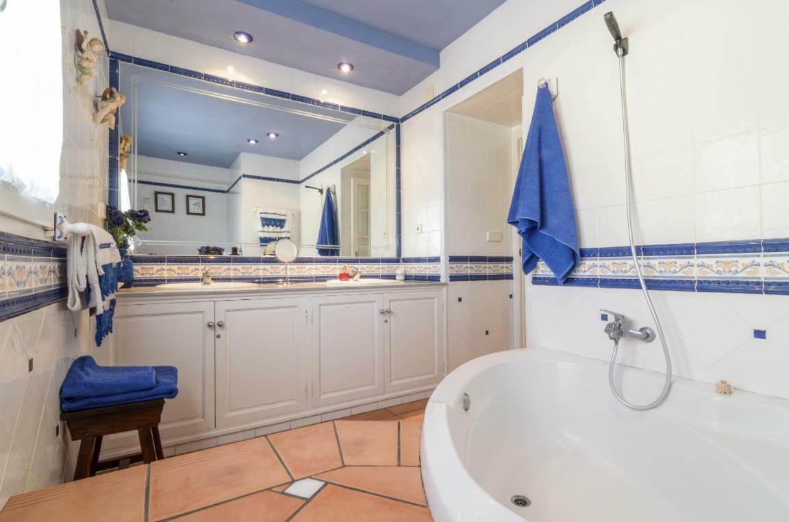 Habitaciones En Casa Centrica Con Piscina Almuñécar Εξωτερικό φωτογραφία