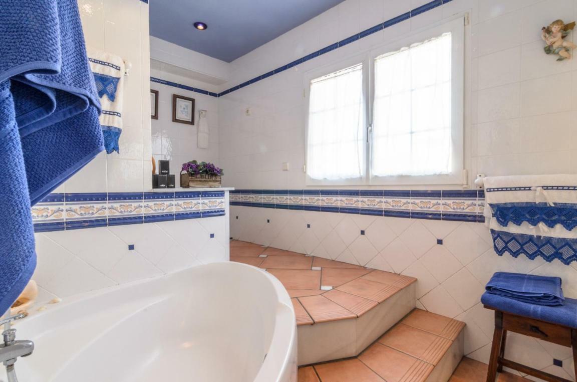 Habitaciones En Casa Centrica Con Piscina Almuñécar Εξωτερικό φωτογραφία